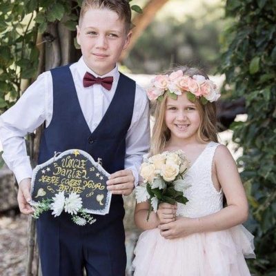 How to pick the perfect flower girl dress to make your wedding day!